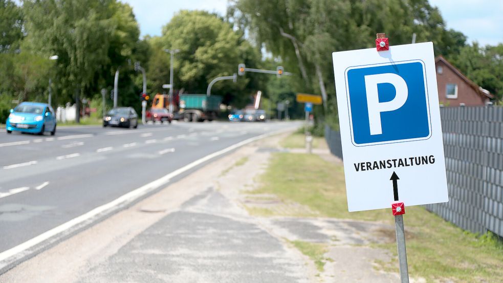 Wie soll der Ansturm der Konzertgäste, die im Auto zu den Open-Air-Konzerten in Tannenhausen anreisen, künftig bewältigt werden? Diese Frage beschäftigt nun die Auricher Politik. Foto: Romuald Banik