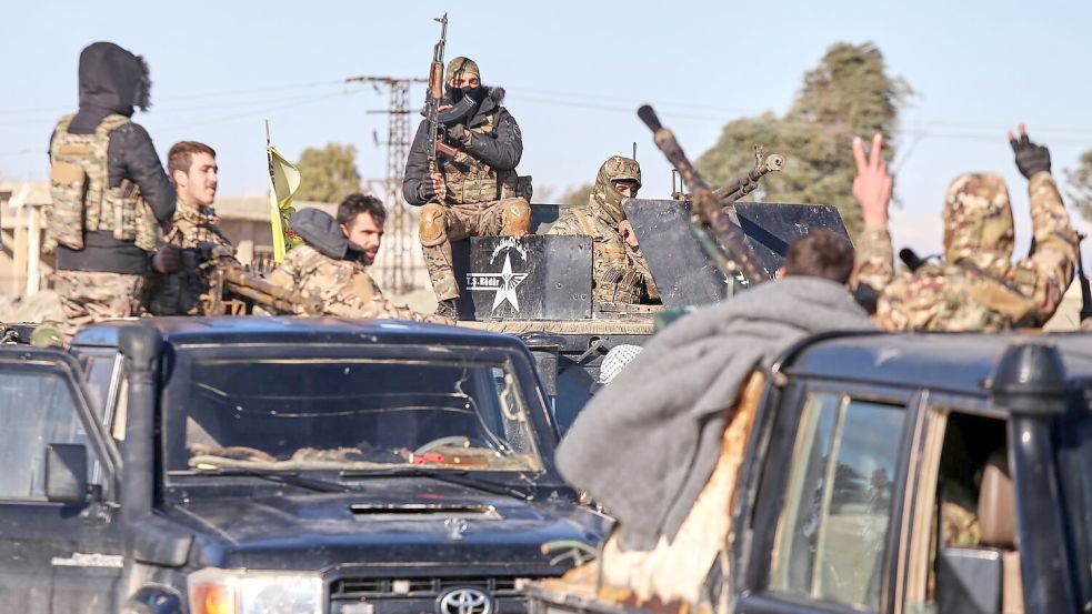 Syrische Regierungstruppen setzen Kurdenmilizen unter Druck und übernehmen immer mehr Gebiete von ihnen. Foto: Baderkhan Ahmad/AP/dpa