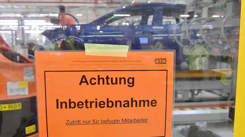 Im Mai 2022 ging es los: Nun soll im November dieses Jahres ein „Reskin“ des ID.4, der ID.Tiguan, bei VW Emden in die Serienproduktion gehen. Foto: Klaus Ortgies/Archiv