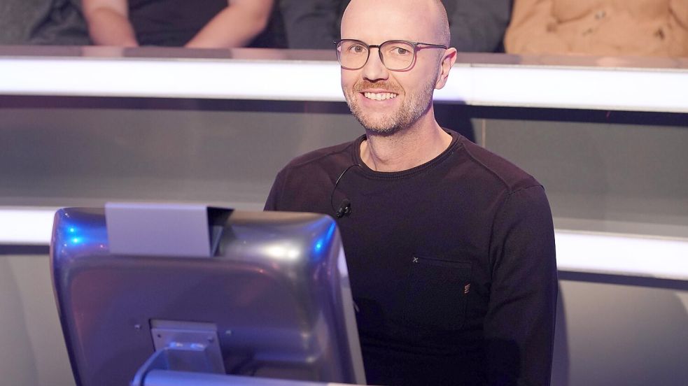 In der „3-Millionen-Euro-Woche“ der RTL-Sendung „Wer wird Millionär?“ waren am vierten Tag Lehrer an der Reihe. Johannes Vorspohl war einer von ihnen. Foto: RTL/Stefan Gregorowius