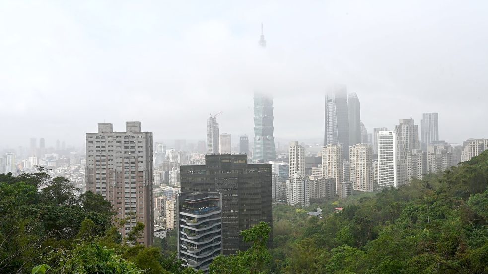 508 Meter, nur Glas, Stahl und Beton: Der Taipeh 101. Foto: Johannes Neudecker/dpa