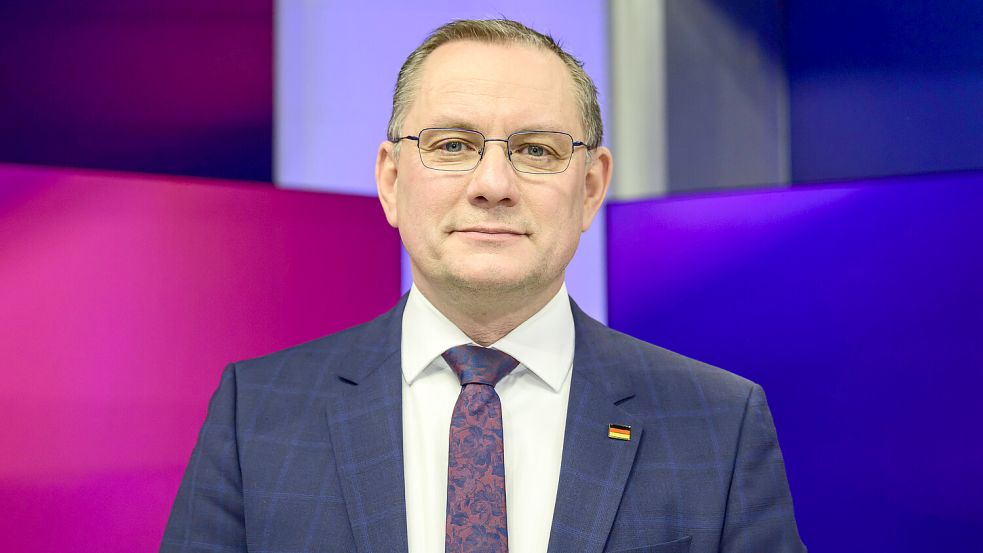 Lieferte sich in der Talksendung „Maischberger“ ein hitziges Rededuell mit SPD-Außenpolitiker Hubertus Heil: AfD-Chef Tino Chrupalla. Foto: IMAGO/HMB Media/Uwe Koch