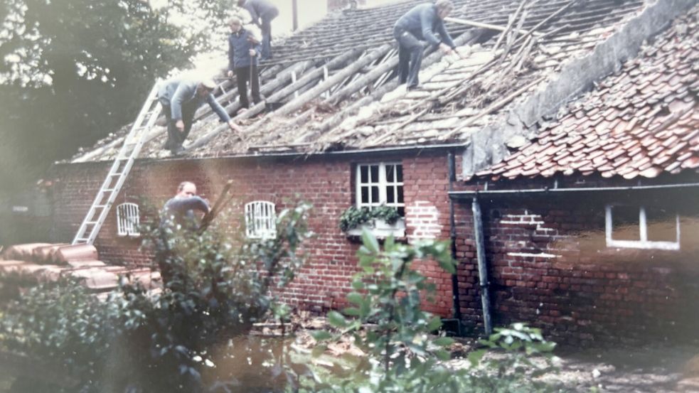 Nach dem Kauf fuhren die Riedels jedes Wochenende aus der Nähe von Münster nach Rysum, um das Haus Stück für Stück zu sanieren. Repro: Lotta Groenendaal