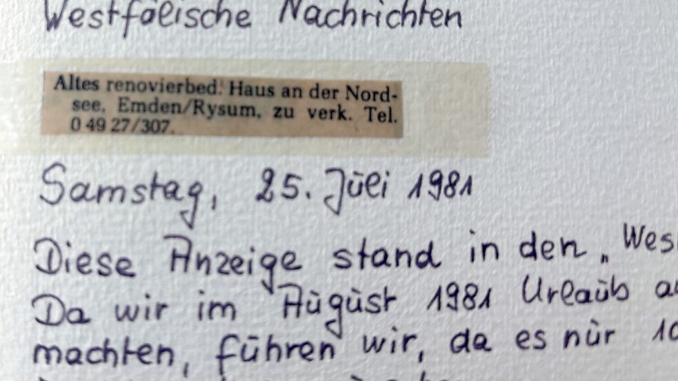 Über diese Anzeige in den Westfälischen Nachrichten ist das Ehepaar Riedel auf das Haus in Rysum aufmerksam geworden. Foto: Lotta Groenendaal