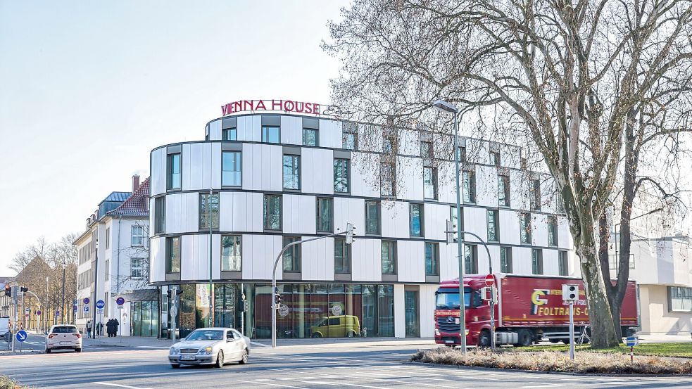 Der Betrieb im Vienna House Easy By Wyndham läuft wie gewohnt: Das Hotel im Osnabrücker Zentrum ist trotz Insolvenzmeldungen des Mutterkonzerns geöffnet. Foto: Jörn Martens