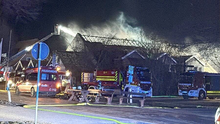Zahlreiche Feuerwehren sind in der Nacht zu Freitag in Holtgast im Einsatz gewesen. Foto: Freiwillige Feuerwehr Detern-Stickhausen-Velde