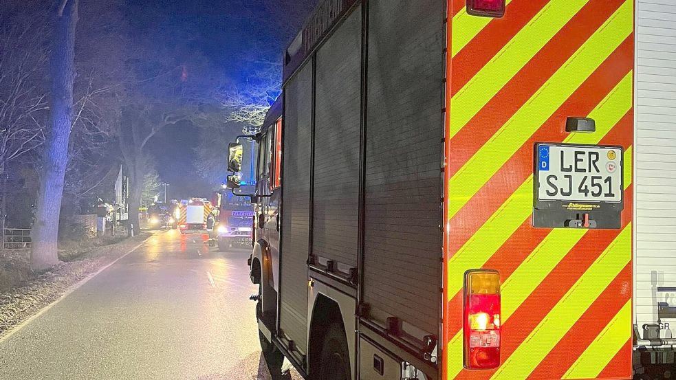 Der Einsatz gestaltete sich durch die eisigen Temperaturen schwierig. Foto: Freiwillige Feuerwehr Detern-Stickhausen-Velde