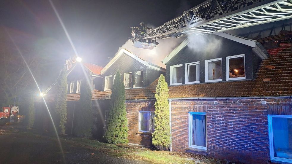 Der Einsatz dauerte mehrere Stunden. Foto: Freiwillige Feuerwehr Westrhauderfehn