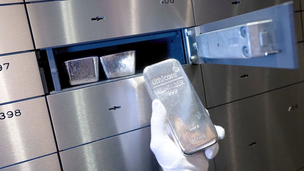 Edelmetalle - allen voran Gold - gelten bei vielen Investoren als sichere Häfen in Zeiten politischer Unsicherheiten. (Symbolbild) Foto: Sven Hoppe