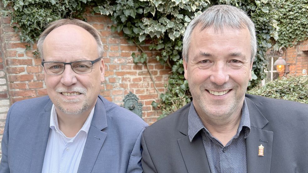 SPD-Landratskandidat Olaf Wiltfang (links) und SPD-Unterbezirksvorsitzender Johann Saathoff. Foto: Aiko Recke