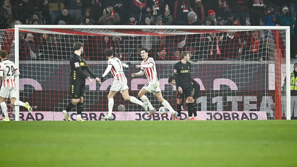 Trifft derzeit wie am Fließband: Freiburgs Igor Matanovic (2.v.r.). Foto: Silas Stein