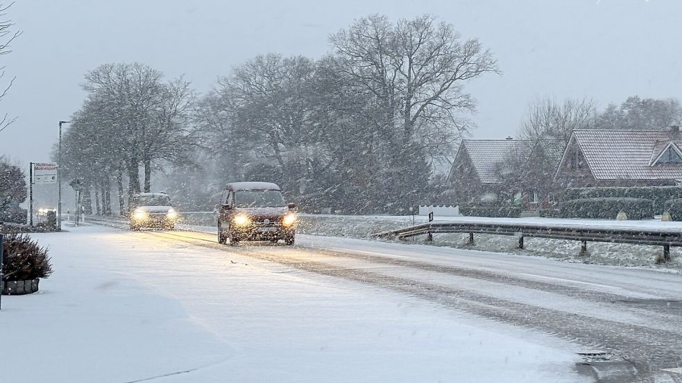 Am Montagmorgen setzte in Teilen Ostfrieslands leichter Schneefall ein. Foto: Dirk Hellmers