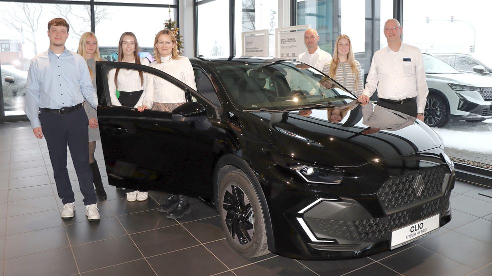 Das Renault-Team von Janssen Automobile in Aurich stellte den neuen Clio am 17. und 18. Januar vor. Foto: Axel Wittich