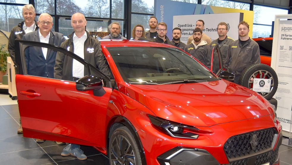 Das Renault-Team von Janssen Automobile in Leer präsentierte ebenfalls am 17. und 18. Januar das neue Erfolgsmodel Clio. Foto: Uwe Prins