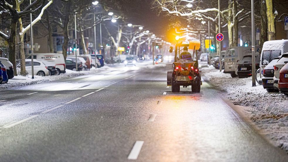 Am Morgen waren Räumfahrzeuge unterwegs. Foto: Moritz Frankenberg