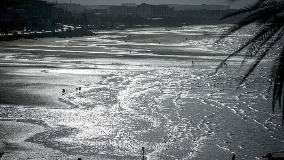 Nach dem Kentern eines Bootes im Oman sind drei französische Touristen gestorben. (Symbolbild) Foto: Kay Nietfeld/dpa