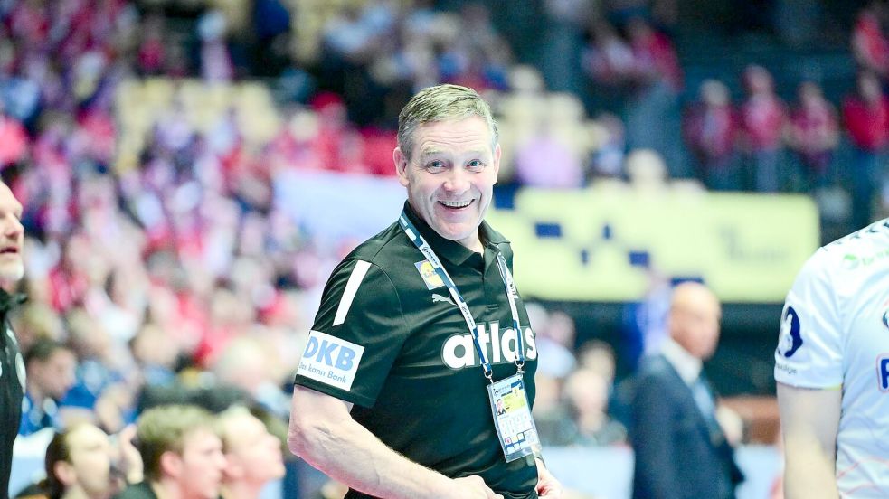 Bundestrainer Alfred Gislason soll die deutschen Handballer auch bei der Heim-WM 2027 betreuen. Foto: Sina Schuldt