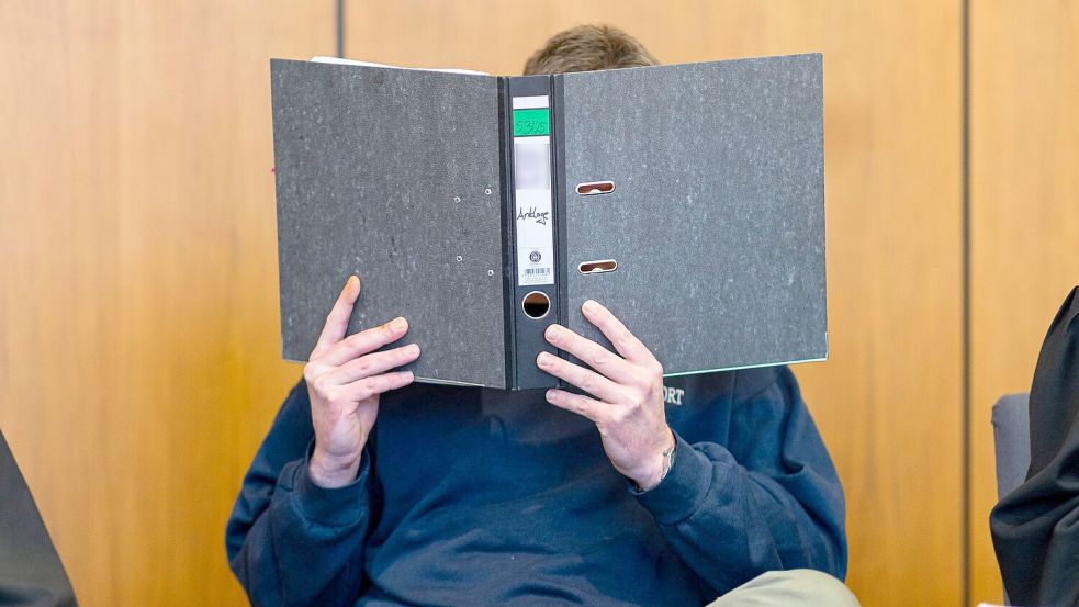 Erst Gift im Kaffee, dann 23 Schläge mit einem Eisenrohr: Nach dem Tod seiner Ex-Lebensgefährtin wird ein 41-Jähriger zu 13 Jahren Gefängnis verurteilt. (Archivbild) Foto: Michael Matthey