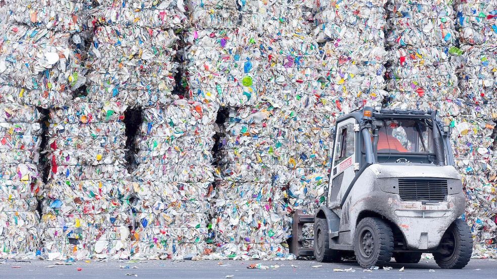 Massen an Plastikmüll entstehen in Deutschland jedes Jahr - ein großer Teil davon wird recycelt. Foto: Rolf Vennenbernd