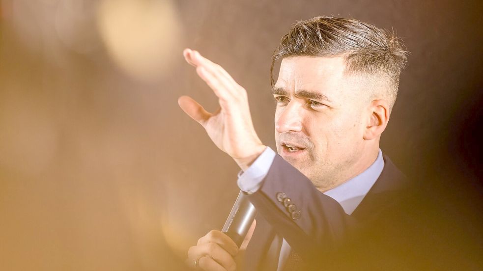 Martin Sellner gilt als Vordenker und Leitfigur der Identitären Bewegung. (Archivbild) Foto: Frank Hammerschmidt