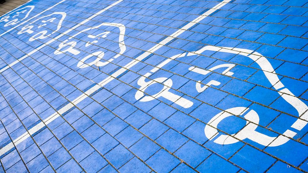 Weltweit wurden vergangenes deutlich mehr Elektroautos neu zugelassen. Foto: Julian Stratenschulte