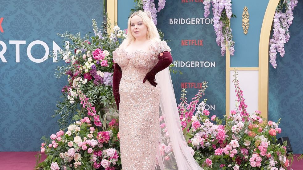 Die Romanze von Penelope Featherington, gespielt von Nicola Coughlan, und Colin Bridgerton stand in der dritten Staffel im Vordergrund. (Archivbild) Foto: Lucy North