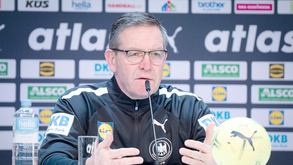 Auf die deutschen Handballer um Bundestrainer Alfred Gislason wartet gegen Frankreich ein Endspiel ums EM-Halbfinale. Foto: Sina Schuldt