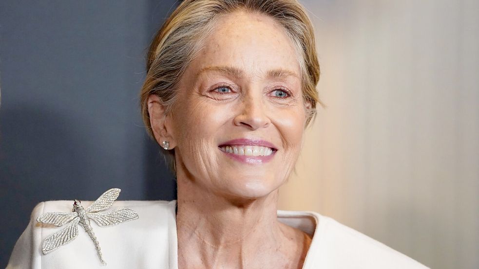 US-Filmstar Sharon Stone („Basic Instinct“) begleitet den österreichischen Süßwaren-Unternehmer Karl Guschlbauer zum Wiener Opernball. Foto: Jordan Strauss/Invision via AP/d