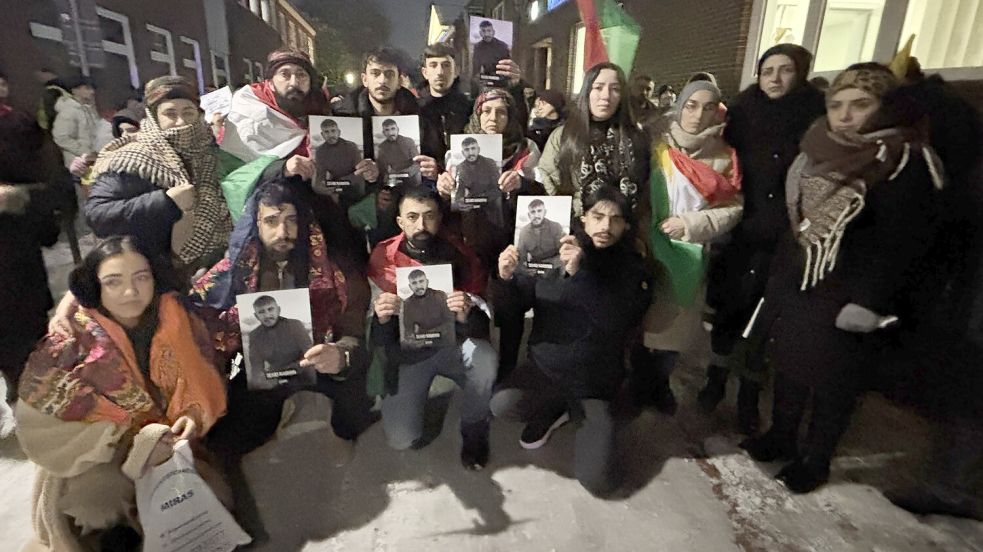 Einige der Demonstranten verloren kürzlich Familienmitglieder in dem Konflikt in Syrien. Foto: Lasse Paulsen