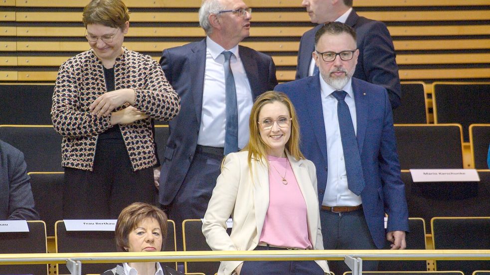 Kathleen Schulze war auf der Besuchertribüne dabei, als ihr Mann zum Ministerpräsidenten gewählt wurde. Foto: Klaus-Dietmar Gabbert
