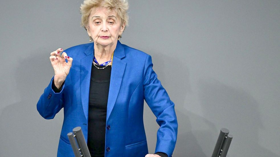 Tova Friedman redete den Deutschen ins Gewissen. Foto: Sebastian Christoph Gollnow/dpa