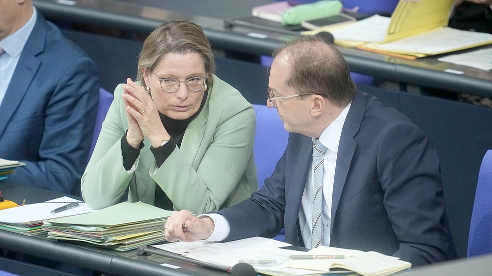 Zur Speicherpflicht für IP-Adressen hat es Gespräche zwischen Justizministerin Hubig (SPD) und Innenminister Dobrindt (CSU) gegeben. (Archivfoto) Foto: Michael Kappeler