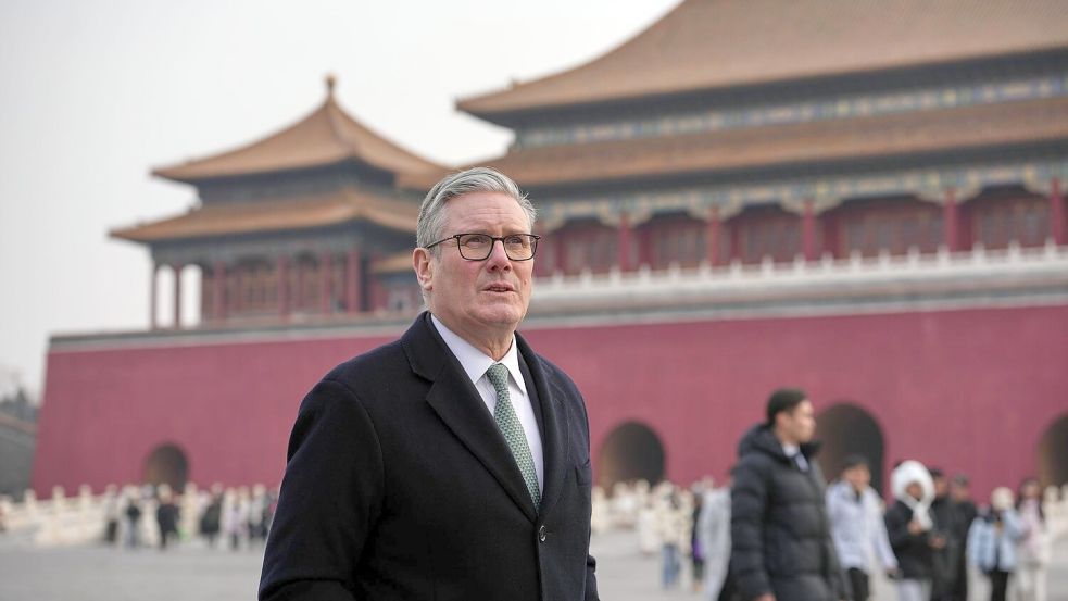 Starmer ist der erste britische Regierungschef seit acht Jahren, der nach China reist. Foto: Kin Cheung/Pool AP/AP/dpa