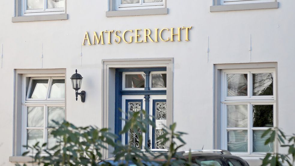 Im Auricher Amtsgericht läuft ein Verfahren gegen eine 67-jährige Auricherin. Ihr werden Zwangsarbeit und knapp 620.000 Euro Sozialversicherungsbetrug vorgeworfen. Foto: Romuald Banik