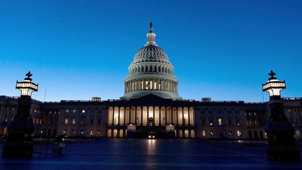Kommt es erneut zu einem Shutdown? Das entscheidet sich bald im US-Kongress. (Archivbild) Foto: Jose Luis Magana/AP/dpa