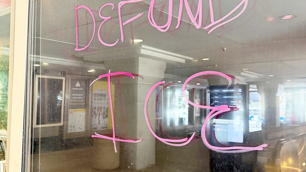 Die Finanzierung des Heimatschutzministeriums, dem auch die Einwanderungsbehörde ICE untersteht, ist besonders umstritten. (Archivbild) Foto: Anna Ringle