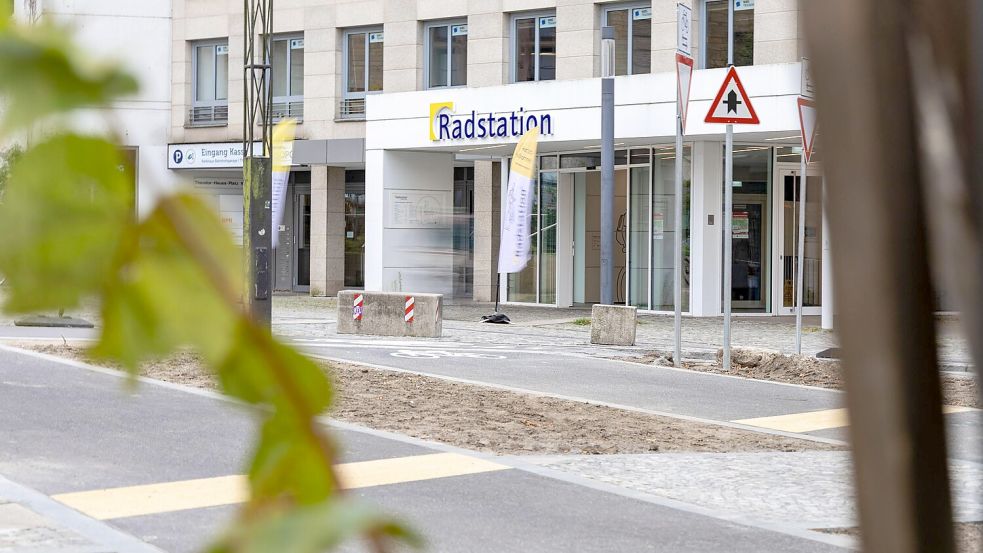 Die Radstation in Osnabrück hat Platz für rund 2300 Fahrräder. Foto: Sebastian Dannenberg