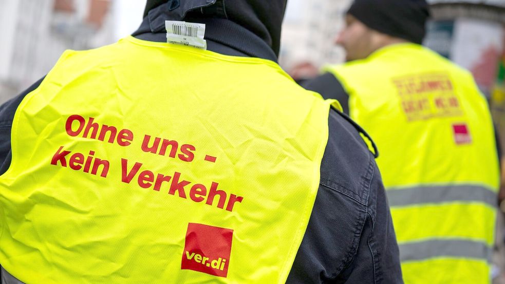 Mit dem Ausstand will die Gewerkschaft im Tarifkonflikt um den kommunalen Nahverkehr den Druck auf die Arbeitgeber erhöhen. (Archivbild) Foto: Peter Kneffel/dpa