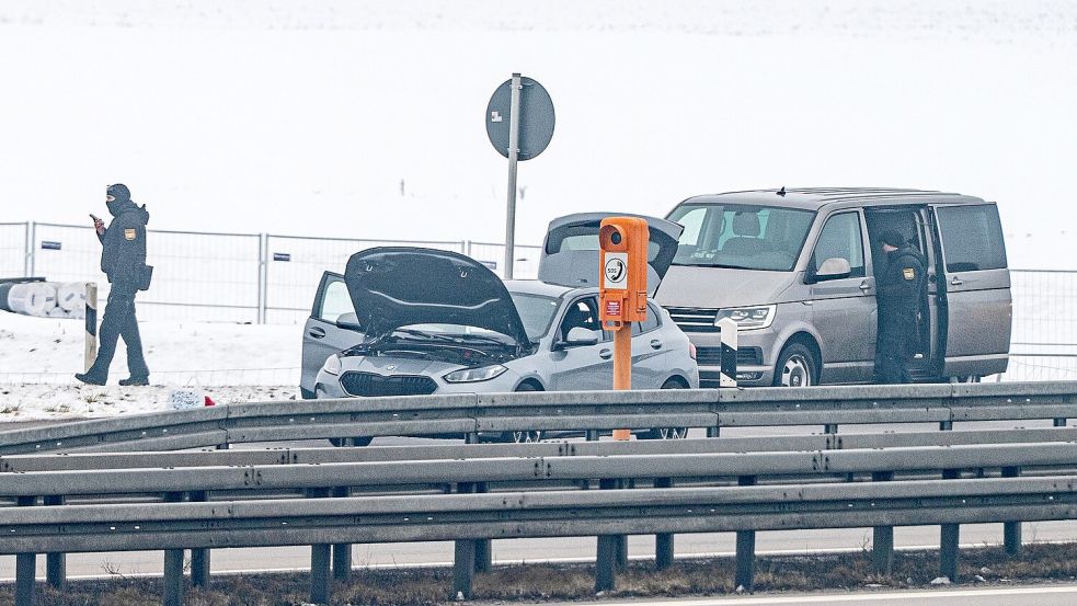 Polizisten hatten den Wagen nachts auf der Autobahn 3 bei Wiesent (Landkreis Regensburg) gestoppt. Foto: Armin Weigel