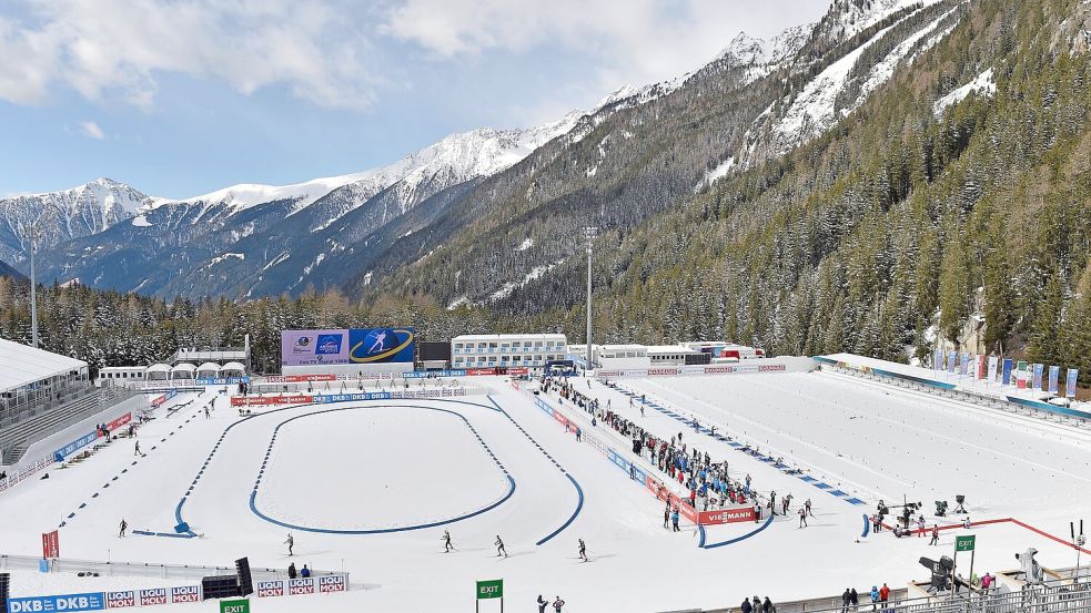 Auf 1.600 Metern Höhe geht es in Antholz ab Sonntag um die Olympiasiege. (Archivbild) Foto: Hendrik Schmidt