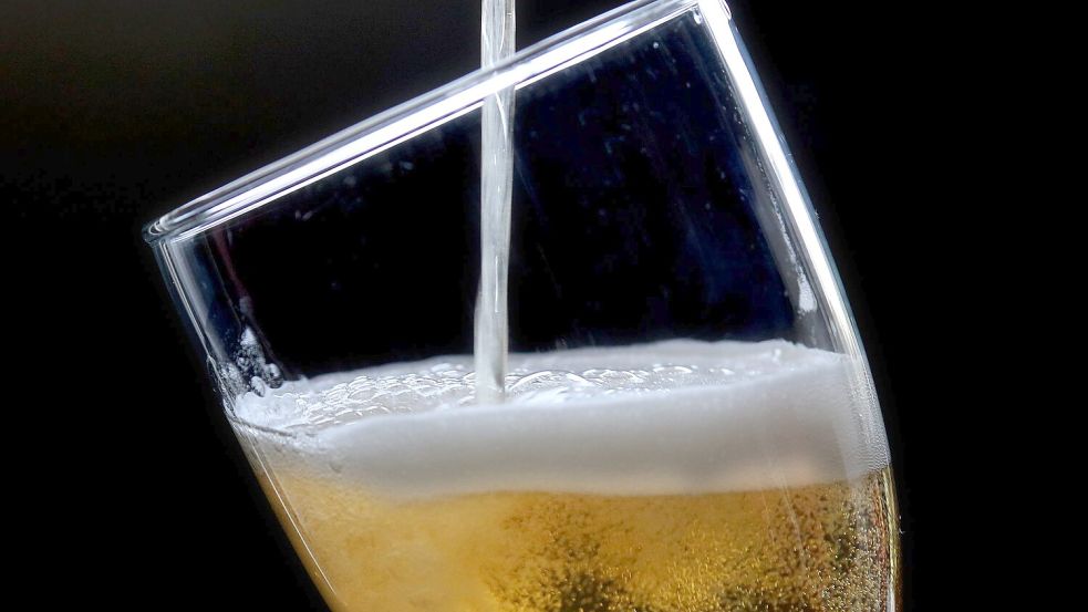 Bier läuft nicht mehr so gut. Foto: Roland Weihrauch/dpa