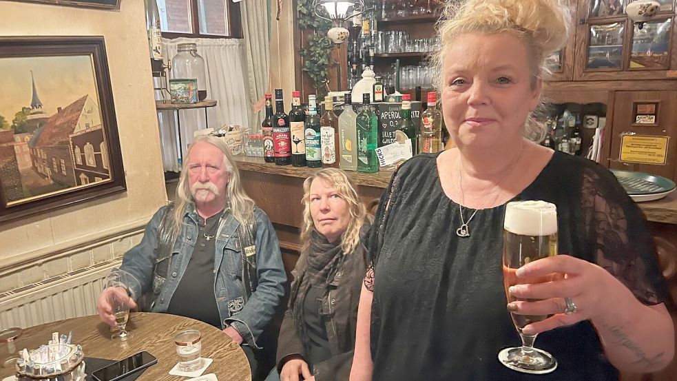 Anja Dieker nimmt Abschied von der „Ewigen Lampe“. Foto: Volker Altrock