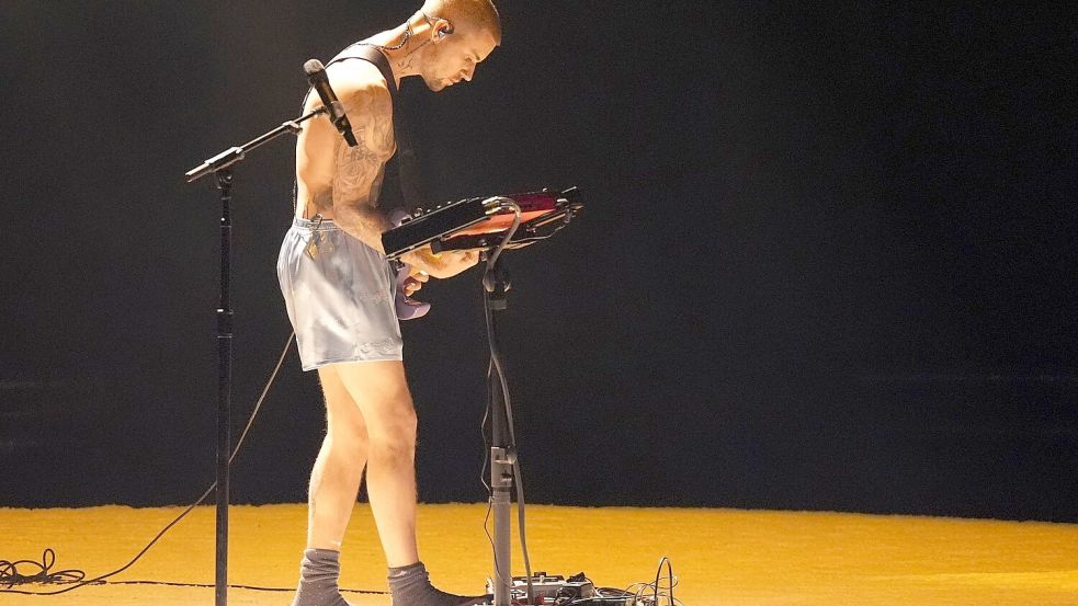 Justin Bieber singt in Boxershorts. Foto: Chris Pizzello/Invision/AP/dpa