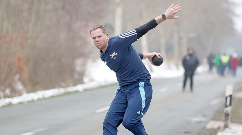Volker Wübbenhorst und seine Dietrichsfelder Mannschaftskollegen entführten aus Südarle zwei wichtige Punkte im Kampf gegen den Abstieg. Einziger Wermutstropfen war der Heimsieg des Letzten Leerhafe gegen Reepsholt. Foto: Wilfried Gronewold
