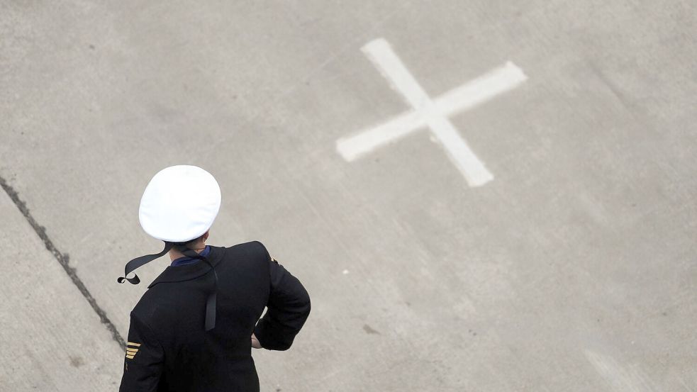 Zwei Männer sind wegen mutmaßlicher Sabotage festgenommen worden - sie stehen im Verdacht, Schiffe manipuliert zu haben, die für die Marine vorgesehen waren. (Symbolbild) Foto: Daniel Reinhardt