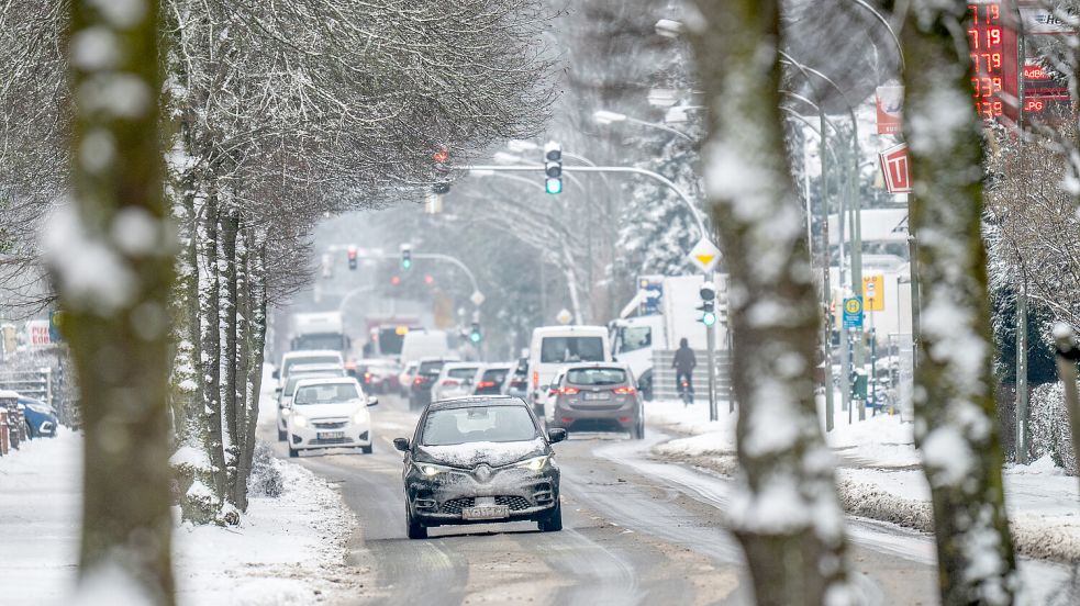 Am Mittwoch kann es auf den Straßen in Ostfriesland wieder ungemütlich werden. Foto: Klaus Ortgies