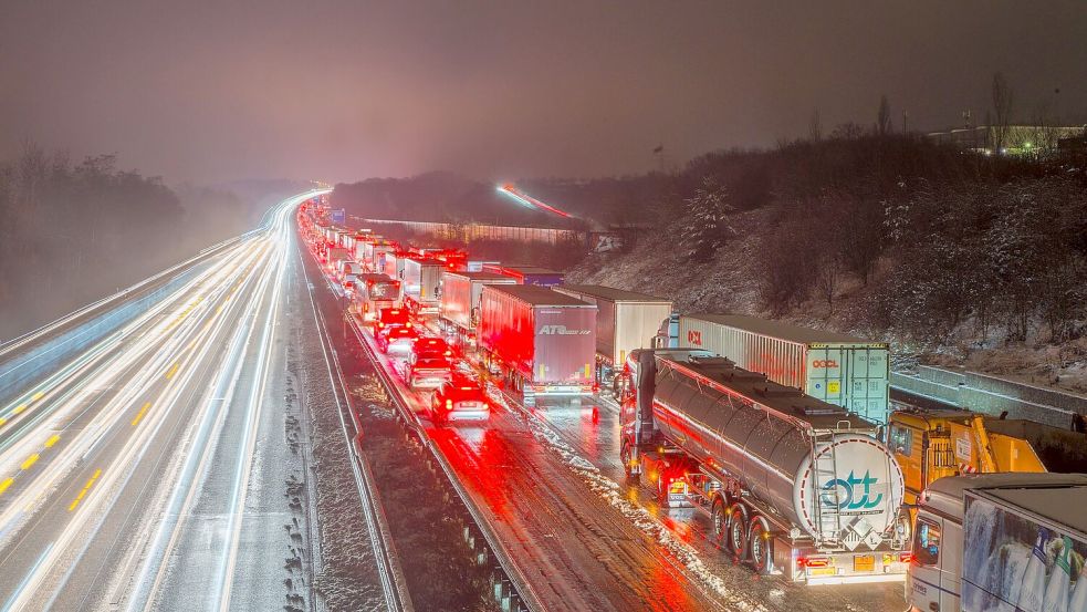 Lange Staus gab es in Hessen. Foto: Andreas Arnold