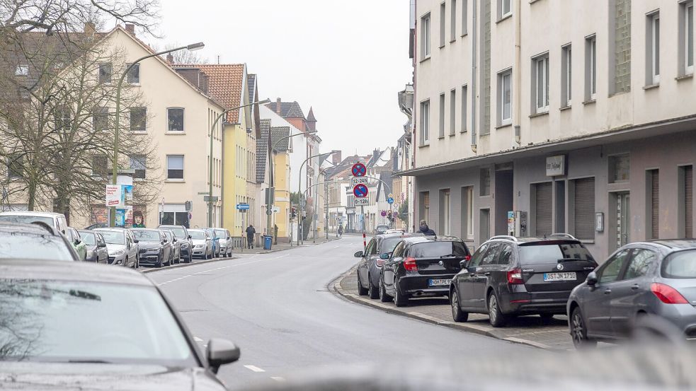Die Bramscher Straße in Osnabrück: Nach ihrem Umbau wird die Fahrbahn 6,50 Meter breit sein. Auto, Busse und Radfahrer müssen sie sich bei erlaubten Tempo 50 teilen. Pro Bahn kritisiert das: Radfahrer würden Busfahrer künftig ausbremsen. Foto: André Havergo