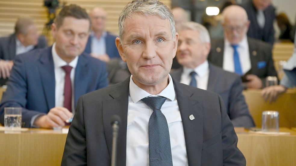 Björn Höcke erhielt in der geheimen Abstimmung 33 Ja-Stimmen, eine mehr, als die AfD im Thüringer Landtag hat. Foto: dpa/Martin Schutt
