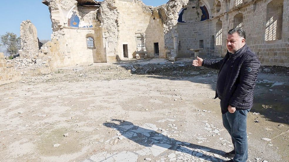Die Gemeinde will die griechisch-orthodoxe Kirche wieder aufbauen. Foto: Mirjam Schmitt/dpa